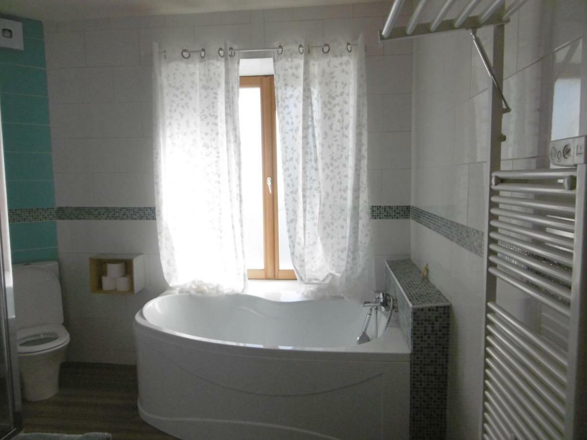 Le Chat Qui Peche B&B Châteauneuf-la-Forêt Esterno foto
